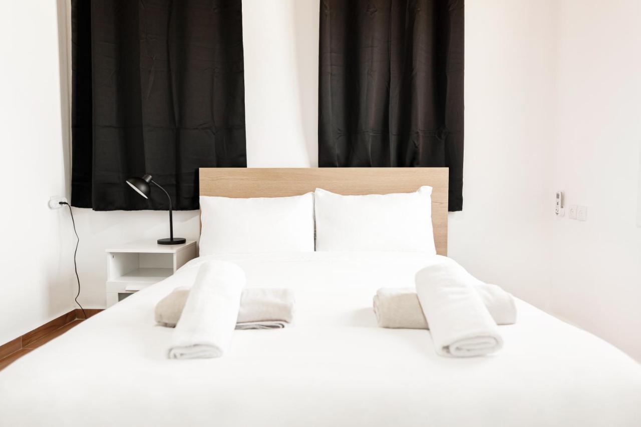 Theodor Apartments By Gamtiza Tel Aviv Esterno foto