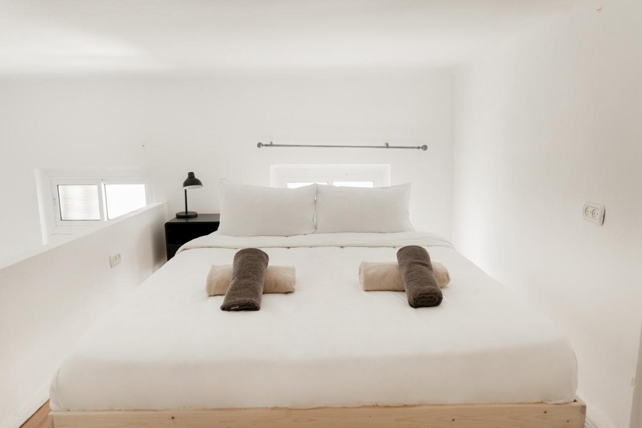 Theodor Apartments By Gamtiza Tel Aviv Esterno foto